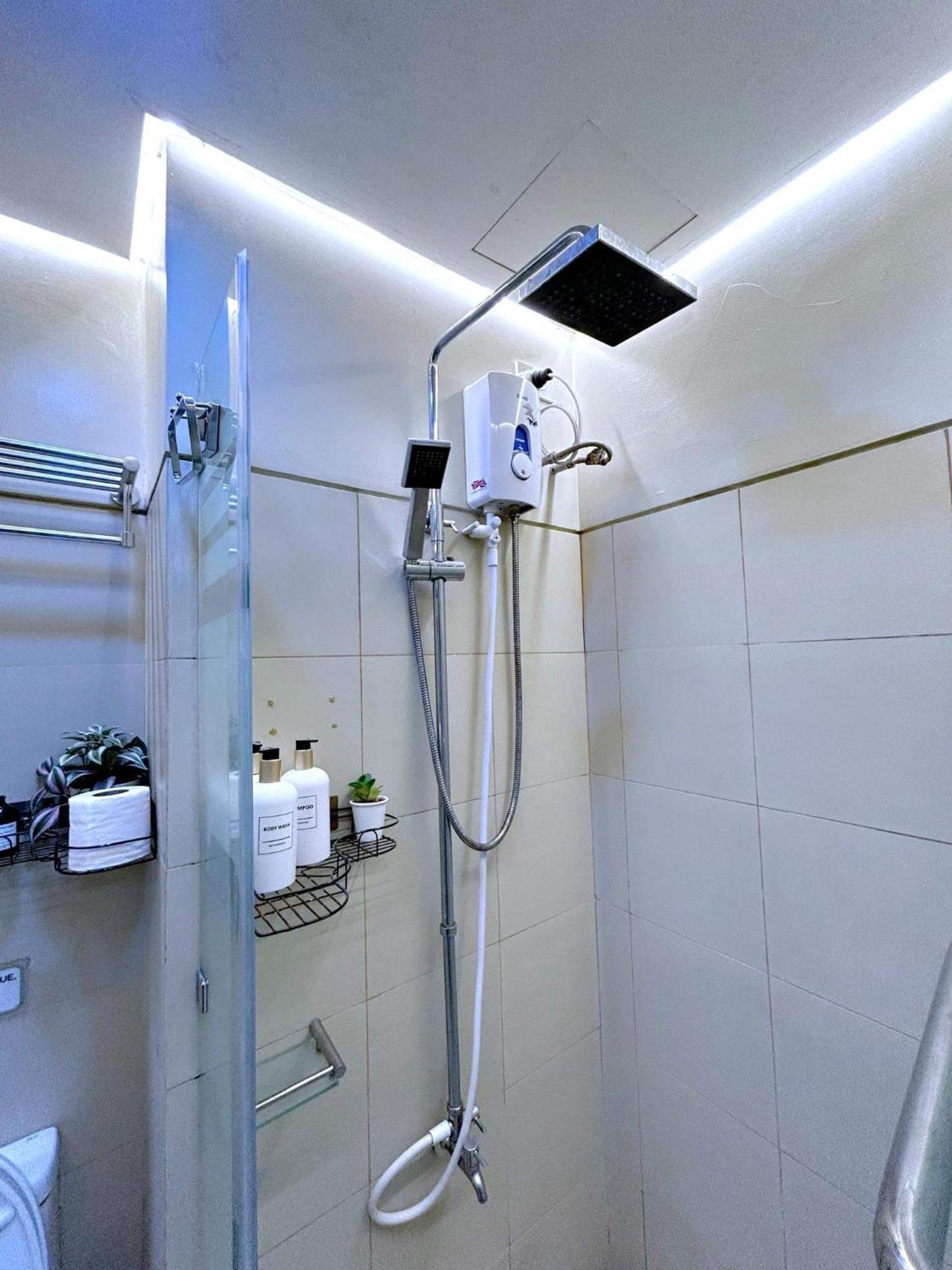 باساي Cozypura Staycation Near Moa, Airport , With Free Fast Wifi, Netflix And Pay Parking المظهر الخارجي الصورة